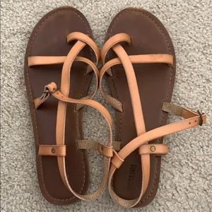Tan strappy leather sandals!